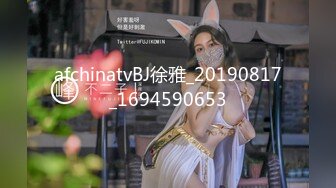 眼镜清纯系18小美女，年龄不大挺会玩，假屌按摩器道具齐全，一起用上爽的喊爸爸